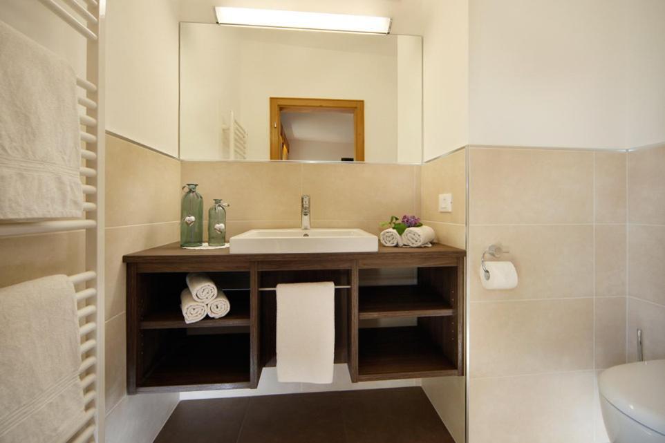 Biedermannhof Hotel Cermes Kültér fotó